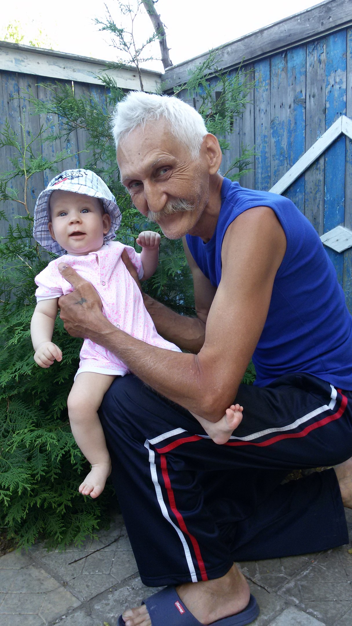 Владимир Васильевич Помещиков за работой